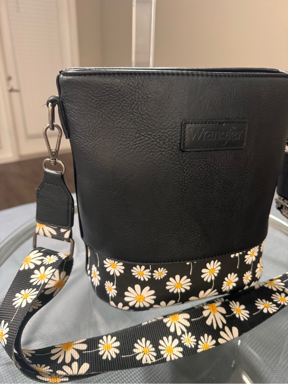 Wrangler Black Crossbody with Daisy Strap - Picture 4 of 16